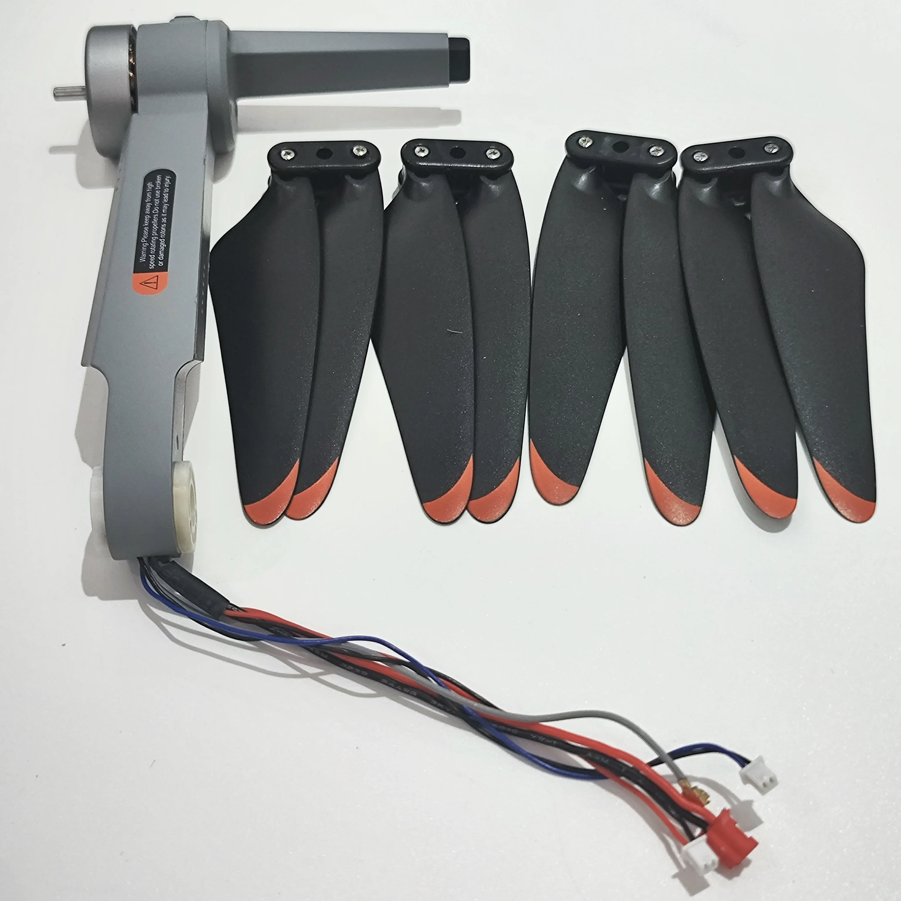 AE86 PRO MAX Drone Brushless Motor Front Arm A With 4PCS CW CCW Propellers Folding Blades
AE86 PRO MAX Drone Brushless Motor Front Arm A With 4PCS CW CCW Propellers Folding Blades