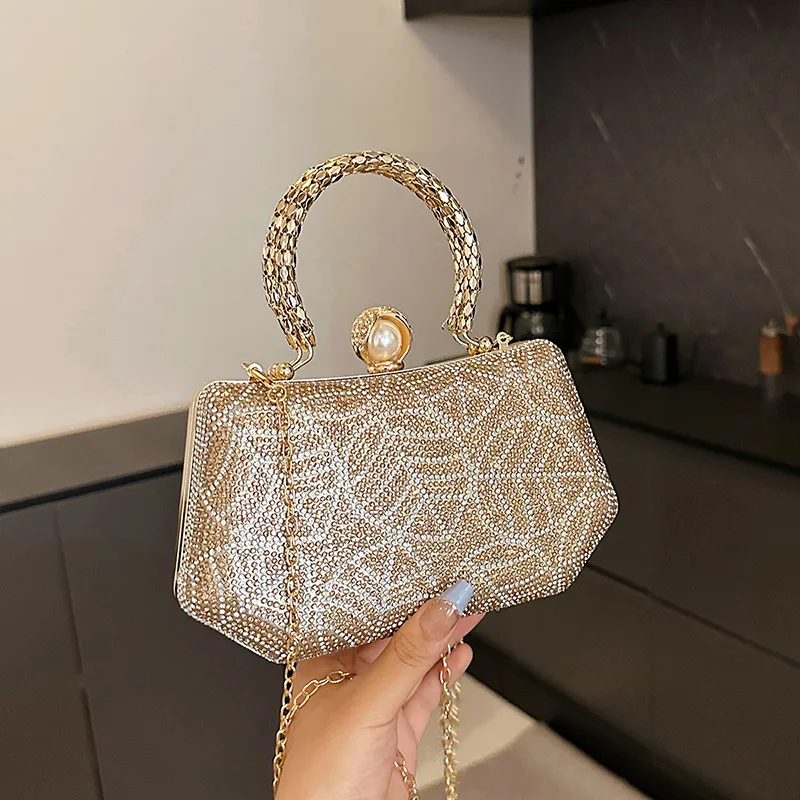 Banquet Bag Crossbody Bag for Women Shoulder Bags Fashionable Designer Bag Versatile Chain Trend Purse and Handbags Сумка 가방 Sac
Banquet Bag Crossbody Bag for Women Shoulder Bags Fashionable Designer Bag Versatile Chain Trend Purse and Handbags Сумка 가방 Sac