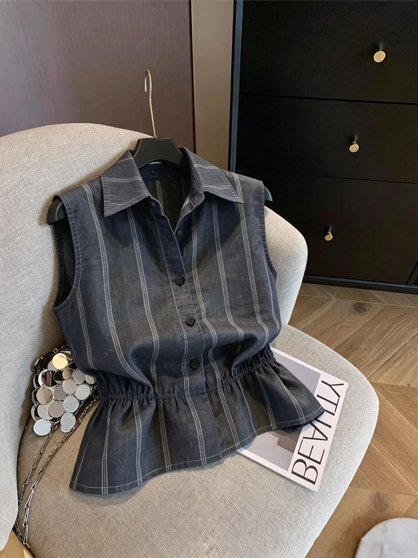 Casual Style Slim Fit Shirt Summer Sleeveless Waist-Cinching Collared Women's Men's Checkered Top Sweet Flared Hemline Slimmi...
Casual Style Slim Fit Shirt Summer Sleeveless Waist-Cinching Collared Women's Men's Checkered Top Sweet Flared Hemline Slimmi...