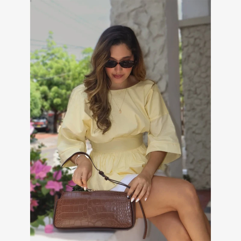 Fashion Solid Color Waist Cinched Short Sleeved Top Women Deep V Back Back Tie Bow Blouse Summer Casual Lady Daily Outfits 2026
Fashion Solid Color Waist Cinched Short Sleeved Top Women Deep V Back Back Tie Bow Blouse Summer Casual Lady Daily Outfits 2026