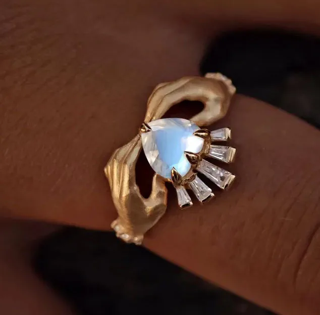Women Fashion 14k Gold Claddagh Engagement Ring White Rainbow Moonstone Heart Cut April & June Birthstones Celebration Wedding
Women Fashion 14k Gold Claddagh Engagement Ring White Rainbow Moonstone Heart Cut April & June Birthstones Celebration Wedding