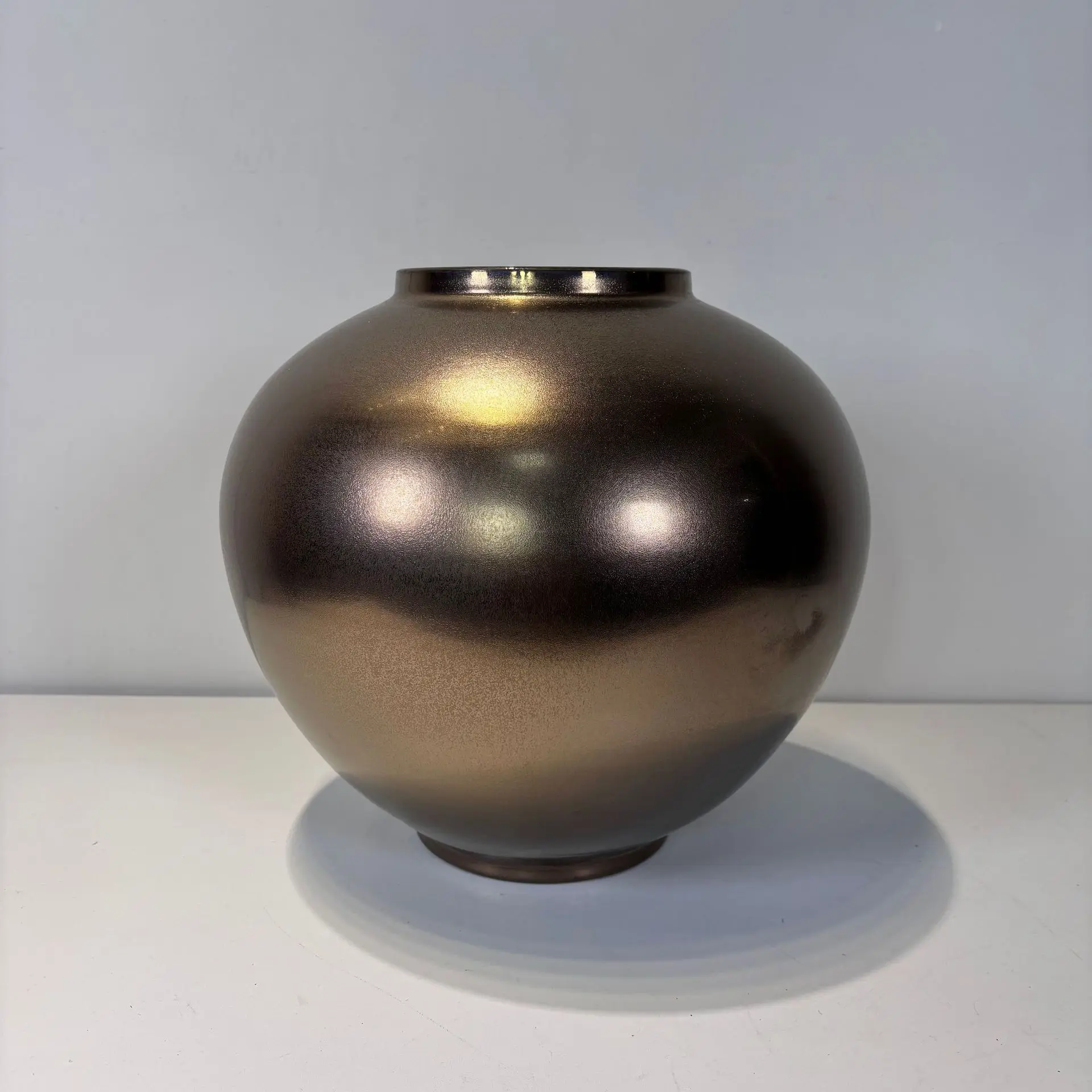 Medieval Metal Glazed Flower Ware Zen Vase With Dried Flowers High-end Handmade Pottery Pot Ceramic Japanese Decorative Ornament
Medieval Metal Glazed Flower Ware Zen Vase With Dried Flowers High-end Handmade Pottery Pot Ceramic Japanese Decorative Ornament