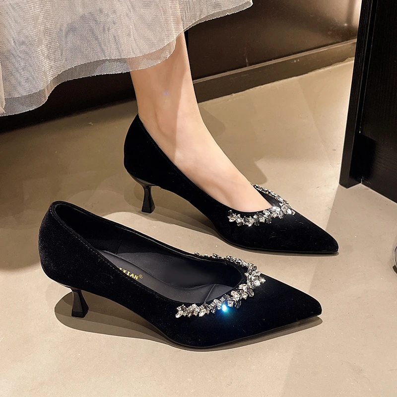 Velvet Black Pointed Toe Stiletto Heels Women's Shallow Single Shoes Rhinestone Fall 2025 New
Velvet Black Pointed Toe Stiletto Heels Women's Shallow Single Shoes Rhinestone Fall 2025 New