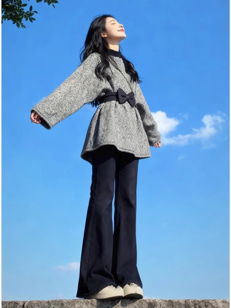 Casual Knitted Two-Piece Set Women's High Waist Flared Pants round Neck Waist-Cinching Top Autumn Winter Fashion Outfit
Casual Knitted Two-Piece Set Women's High Waist Flared Pants round Neck Waist-Cinching Top Autumn Winter Fashion Outfit