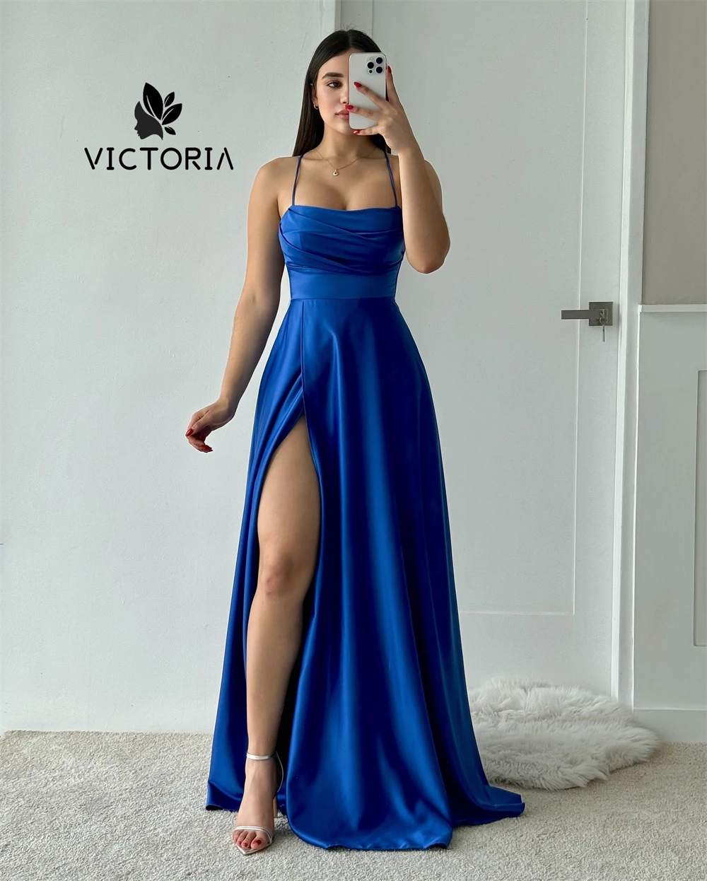 Arabic Royal Blue Spaghetti Dubai Evening Dresses For Special Events High Split Luxury Dresses Women Wedding 2025 Customized
Arabic Royal Blue Spaghetti Dubai Evening Dresses For Special Events High Split Luxury Dresses Women Wedding 2025 Customized