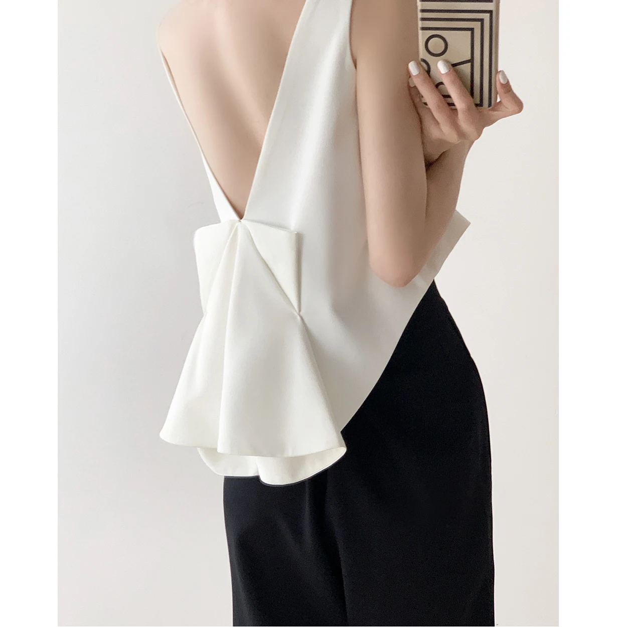 White Bal Vest Women Summer Outdoor Wear Knot Design ort Sle Sexy Girl Strap Top Commute Sle Loose Fit
White Bal Vest Women Summer Outdoor Wear Knot Design ort Sle Sexy Girl Strap Top Commute Sle Loose Fit