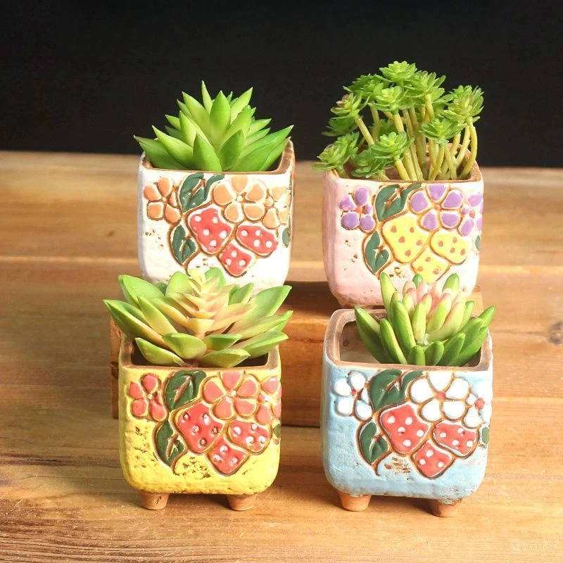 Hand-Painted Ceramic Succulent Planter Miniature Thumb Pot Desktop Succulent Container Ornament
Hand-Painted Ceramic Succulent Planter Miniature Thumb Pot Desktop Succulent Container Ornament