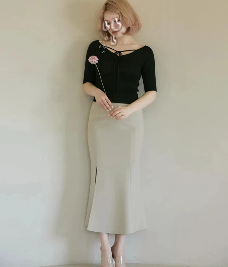 Autumn New Japanese Style Pure Desire Slim V-Neck Pullover Top Lace-Up Half-Sleeve Slim Solid Color Versatile Knitted Sweater
Autumn New Japanese Style Pure Desire Slim V-Neck Pullover Top Lace-Up Half-Sleeve Slim Solid Color Versatile Knitted Sweater