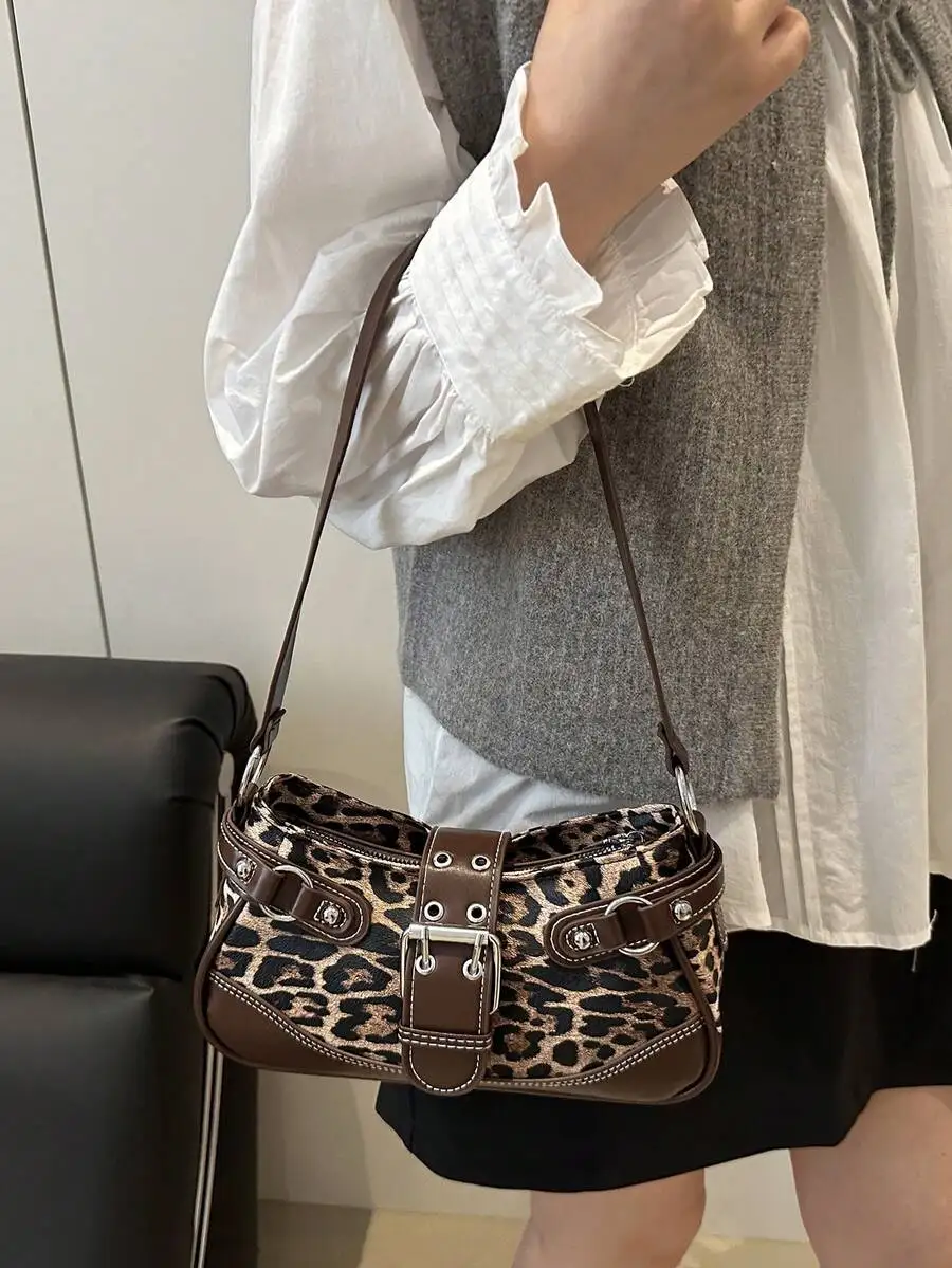 Leopard Print Buckle Handbag Shoulder Bag For Women Fashion Casual Saddle Shape
Leopard Print Buckle Handbag Shoulder Bag For Women Fashion Casual Saddle Shape