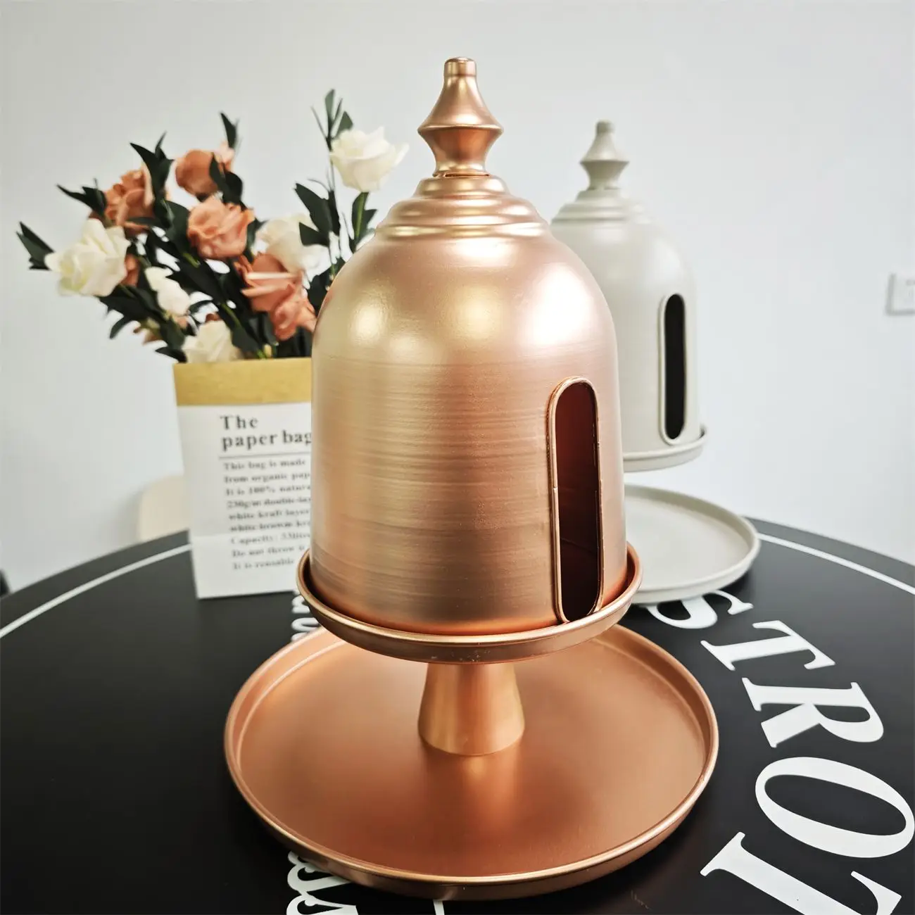 Tissue box High appearance level dormitory living room office table Paper box with lid storage creative paper box
Tissue box High appearance level dormitory living room office table Paper box with lid storage creative paper box