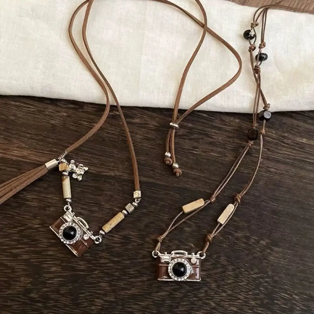Gifts Vintage Camera Pendant Necklace Brown Hip-Hop Sweater Necklace Hot Girl Style Sweet and Cool Jewelry Accessories
Gifts Vintage Camera Pendant Necklace Brown Hip-Hop Sweater Necklace Hot Girl Style Sweet and Cool Jewelry Accessories