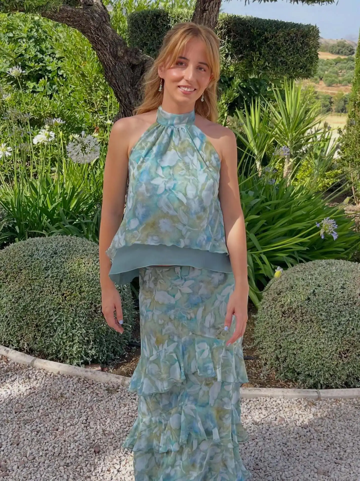 Ink Wash Print Matching Set High Halter Neck Sleeveless Loose Layered Blouse High Waist Tiered Flounce Maxi Skirt 2 Piece Outfit
Ink Wash Print Matching Set High Halter Neck Sleeveless Loose Layered Blouse High Waist Tiered Flounce Maxi Skirt 2 Piece Outfit