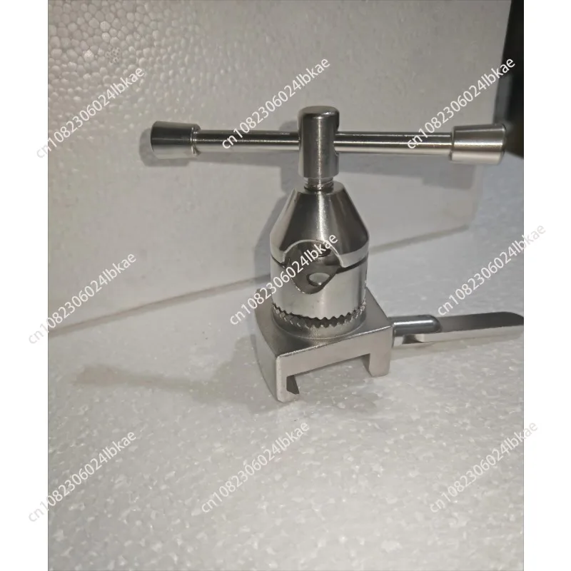 Surgical bed accessory leg rest fixator, universal style suitable for any operating table
Surgical bed accessory leg rest fixator, universal style suitable for any operating table