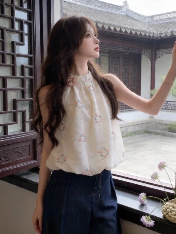 Summer Women's Off-Shoulder Embroidered Flower Bouquet Vest Loose Fit Neck Hanging Sleeveless Top Sweet Blossom Style Casual ...
Summer Women's Off-Shoulder Embroidered Flower Bouquet Vest Loose Fit Neck Hanging Sleeveless Top Sweet Blossom Style Casual ...