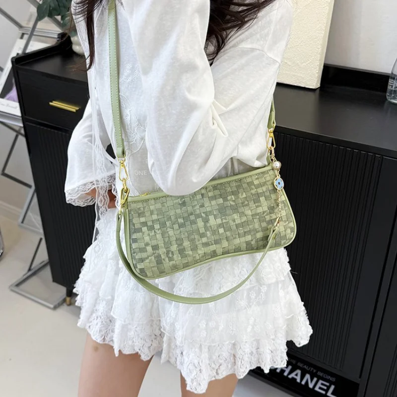 Шикарная женская сумка через плечо Дизайнерская кожаная сумка через плечо Элегантная сумка-тоут для ежедневного использования
Шикарная женская сумка через плечо Дизайнерская кожаная сумка через плечо Элегантная сумка-тоут для ежедневного использования