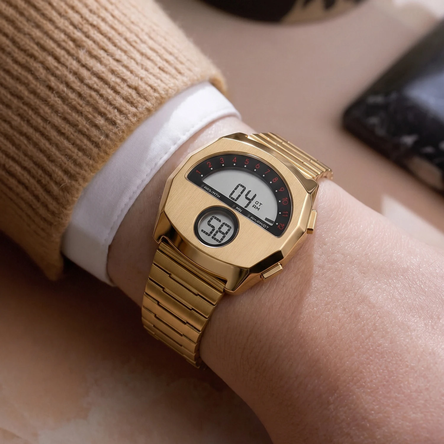CILOA Retro Futuristic Digital Watch Dual Display Gold-Tone Stainless Steel Bracelet Casual Fashion Wristwatch
CILOA Retro Futuristic Digital Watch Dual Display Gold-Tone Stainless Steel Bracelet Casual Fashion Wristwatch