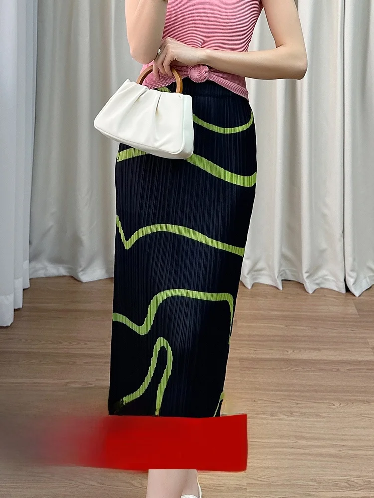 High Waist Midi Stripe Skirt Versatile Summer Fashion Creative Three Houses Novelty Polyester Fiber Commute Style Skirt
High Waist Midi Stripe Skirt Versatile Summer Fashion Creative Three Houses Novelty Polyester Fiber Commute Style Skirt