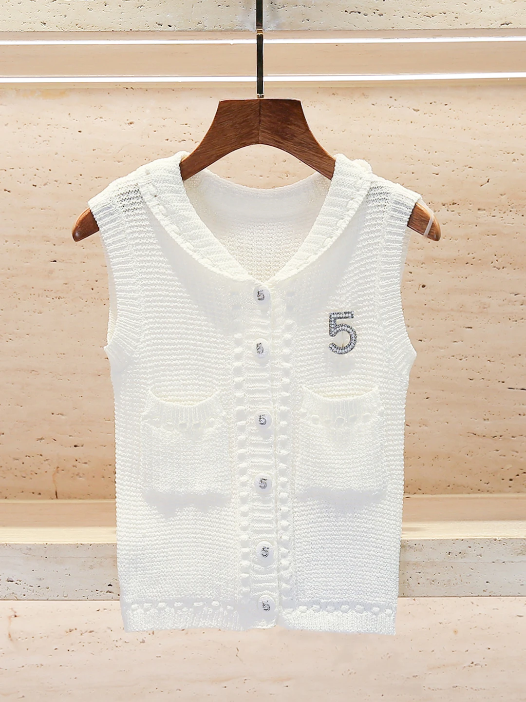 High-End Knitted Vest Doll Collar Perfume Style Summer Fashion Women's Top Quality Soft Medium Density Comfortable Daily Wear
High-End Knitted Vest Doll Collar Perfume Style Summer Fashion Women's Top Quality Soft Medium Density Comfortable Daily Wear