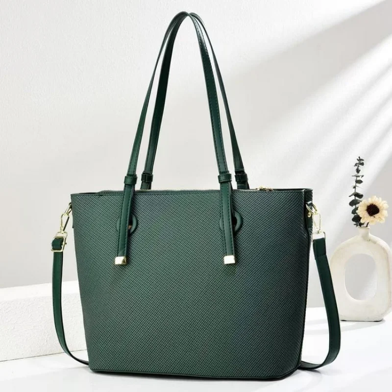 Элегантная кожаная сумка через плечо, женская сумка известного дизайнера класса люкс
Элегантная кожаная сумка через плечо, женская сумка известного дизайнера класса люкс