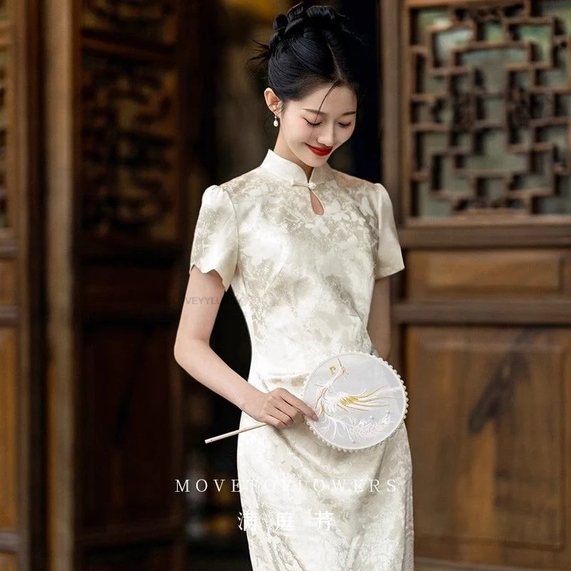 Chinese Improved Cheongsam Wedding Dress National Flower A-line Satin Qipao Oriental Banquet Evening Champagne Color Dress
Chinese Improved Cheongsam Wedding Dress National Flower A-line Satin Qipao Oriental Banquet Evening Champagne Color Dress