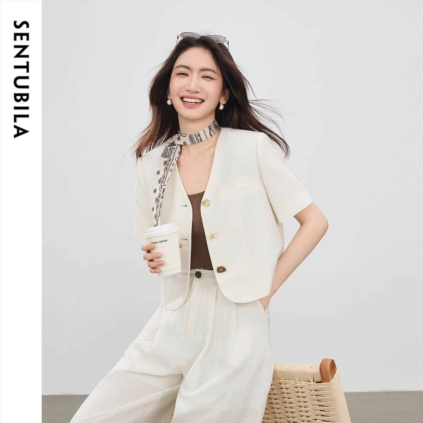 SENTUBILA Women Short Casual Blazer 2026 Summer Linen Lyocell Light Workplace Shoulder Padded Top Commute Wear 162XC7363
SENTUBILA Women Short Casual Blazer 2026 Summer Linen Lyocell Light Workplace Shoulder Padded Top Commute Wear 162XC7363