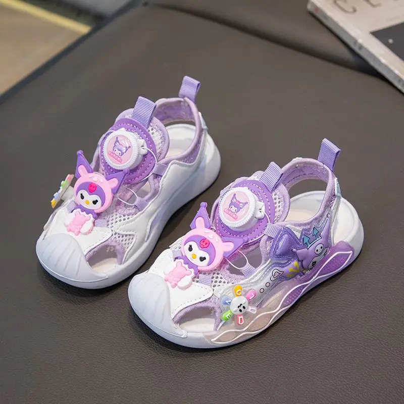 Новые летние сандалии hello kitty для девочек Sanrio, кроссовки с поворотными пуговицами, повседневная обувь, дышащая сетчатая пляжная обувь принцессы
Новые летние сандалии hello kitty для девочек Sanrio, кроссовки с поворотными пуговицами, повседневная обувь, дышащая сетчатая пляжная обувь принцессы