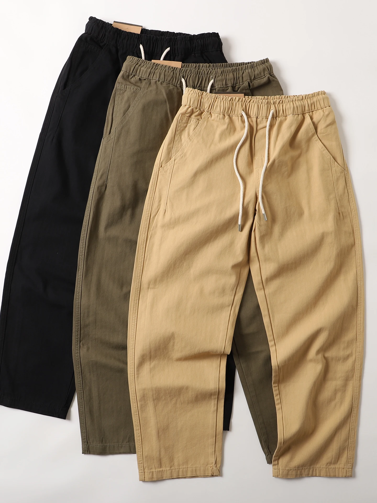 Мужские повседневные брюки American Sle Khaki в стиле ретро из чистого хлопка, прямые свободные брюки в японском стиле
Мужские повседневные брюки American Sle Khaki в стиле ретро из чистого хлопка, прямые свободные брюки в японском стиле