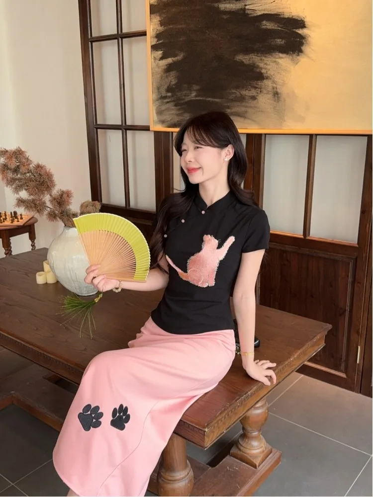 New 2026 Chinese Style Pattern Embroidery Women's Fashion Set Semi-Body Skirt And Top Commuter Style Short Sleeve V-Neck
New 2026 Chinese Style Pattern Embroidery Women's Fashion Set Semi-Body Skirt And Top Commuter Style Short Sleeve V-Neck