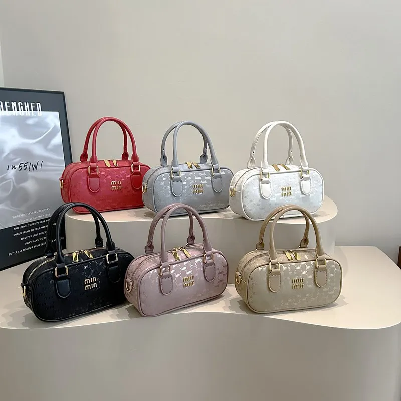 2025 New Trendy Women's Bowling Bag Large Capacity Commuter Top Handle Crossbody Shoulder Purse Versatile
2025 New Trendy Women's Bowling Bag Large Capacity Commuter Top Handle Crossbody Shoulder Purse Versatile