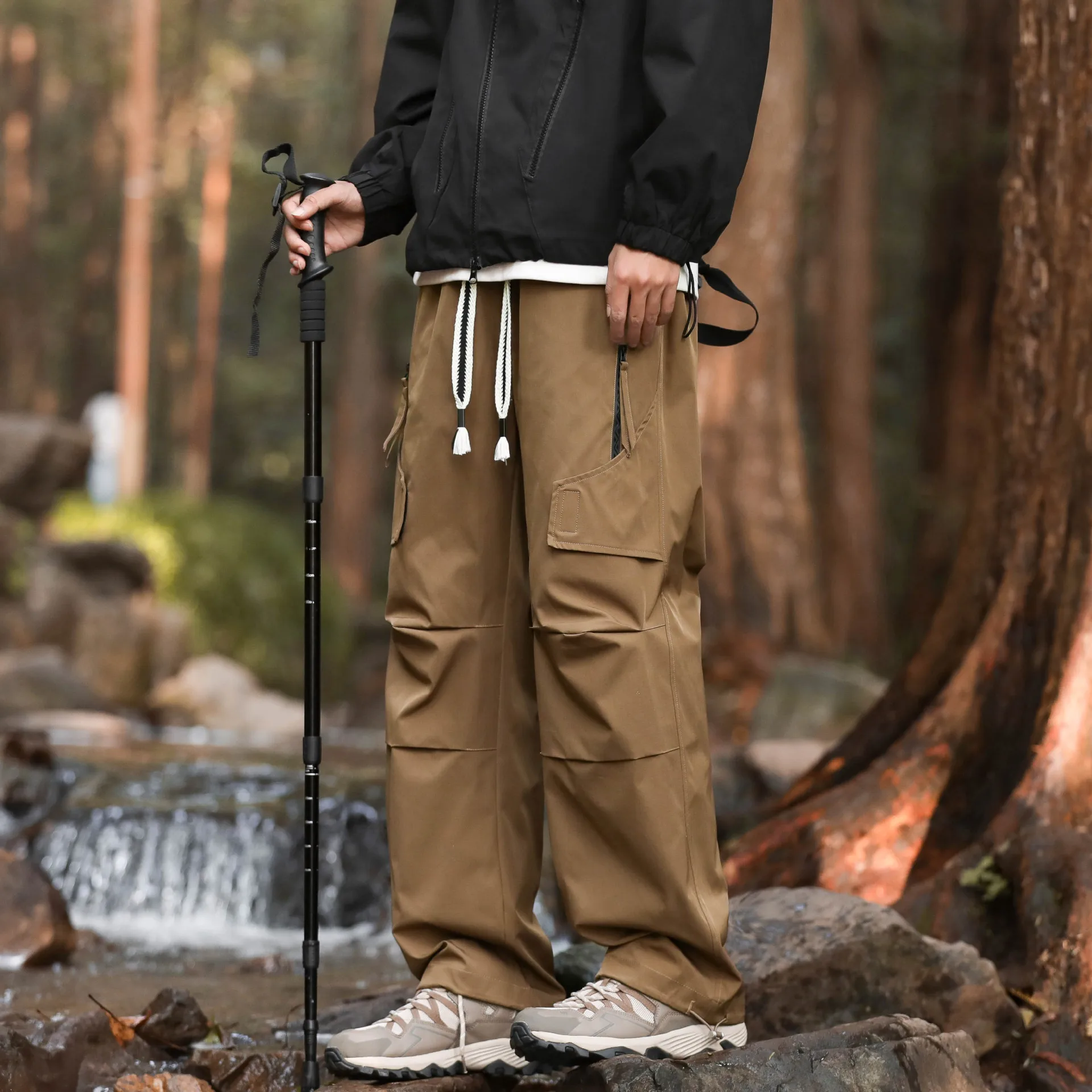 2025 летние новые модные мужские однотонные повседневные модные свободные широкие прямые плиссированные брюки мужские простые брюки на шнурке 
2025 летние новые модные мужские однотонные повседневные модные свободные широкие прямые плиссированные брюки мужские простые брюки на шнурке