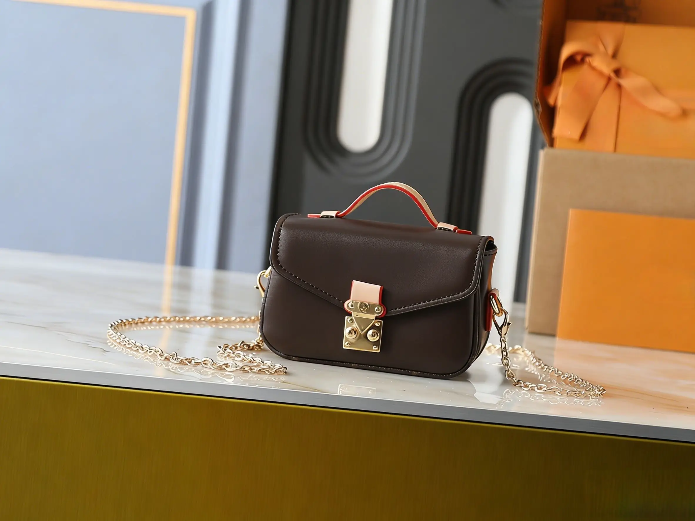 Women's shoulder bag - Vintage dark brown handbag, luxurious and casual crossbody bag, fashionable shopping women's handbag
Women's shoulder bag - Vintage dark brown handbag, luxurious and casual crossbody bag, fashionable shopping women's handbag