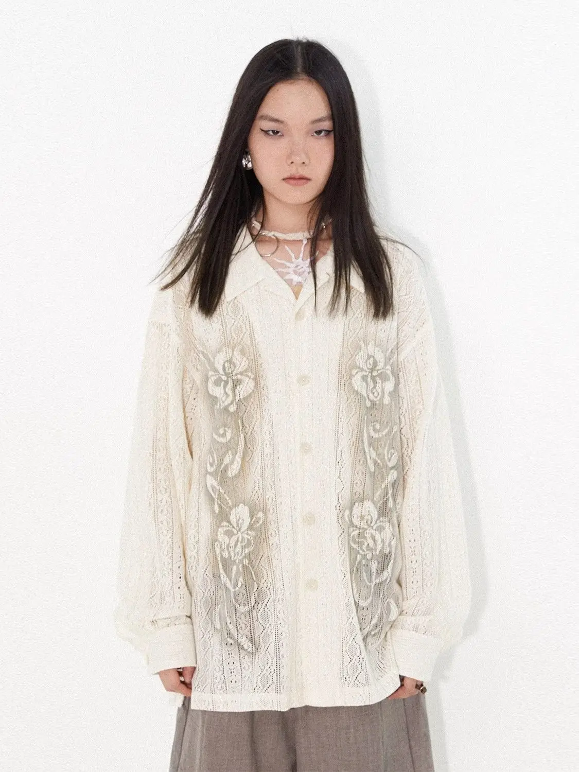 Women's V-neck Long-sleeved Hollow Printed Lace Shirts Spring Autumn Loose Casual All-match Temperament Single Breasted Blouse
Women's V-neck Long-sleeved Hollow Printed Lace Shirts Spring Autumn Loose Casual All-match Temperament Single Breasted Blouse