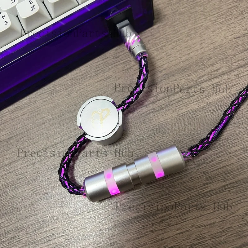 Customized luminous hollow monochrome luminous single crystal copper aviation plug cable 8K magnetic axis keyboard data cable
Customized luminous hollow monochrome luminous single crystal copper aviation plug cable 8K magnetic axis keyboard data cable