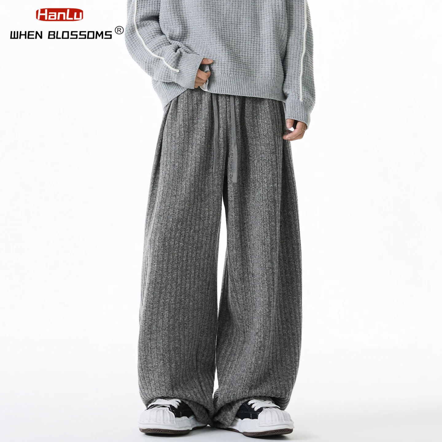 HANGLU 2025 Men's Pleated Trousers Heavyweight Drape Straight Leg Japanese Loose Fit Streetwear Casual Textured Pants
HANGLU 2025 Men's Pleated Trousers Heavyweight Drape Straight Leg Japanese Loose Fit Streetwear Casual Textured Pants