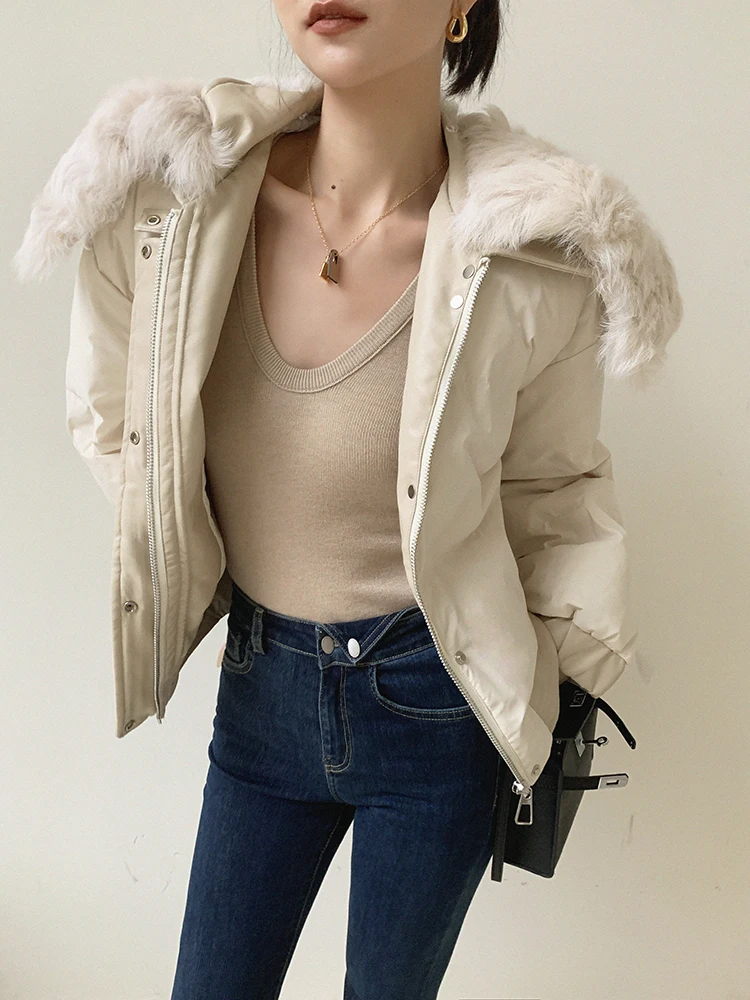 JWUNIQUE Women's Short down Jacket with Large Fur Collar Duck down Quilted Coat Simple Commute Style Pure Color Winter Outerwear
JWUNIQUE Women's Short down Jacket with Large Fur Collar Duck down Quilted Coat Simple Commute Style Pure Color Winter Outerwear