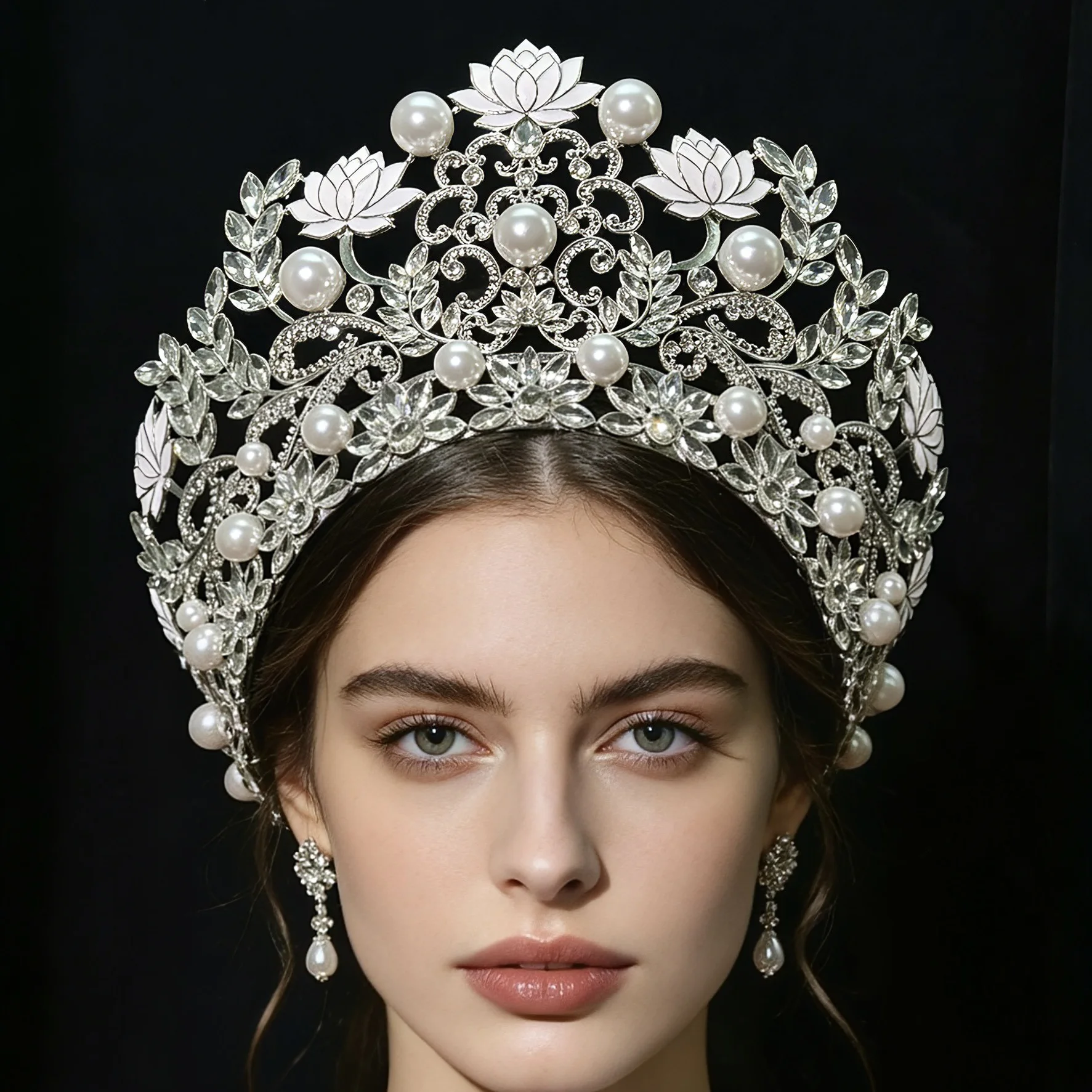 New lotus pearl bridal crown color diamond alloy hair crown crown wedding wedding photo studio with makeup and headwear
New lotus pearl bridal crown color diamond alloy hair crown crown wedding wedding photo studio with makeup and headwear
