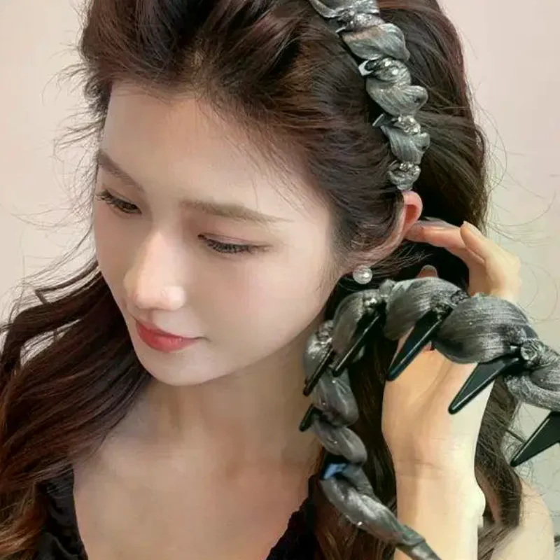 Light Luxury Fairy Headband in Pleated Mesh; Toothed Bubble Hair Band Accessory for Women
Light Luxury Fairy Headband in Pleated Mesh; Toothed Bubble Hair Band Accessory for Women