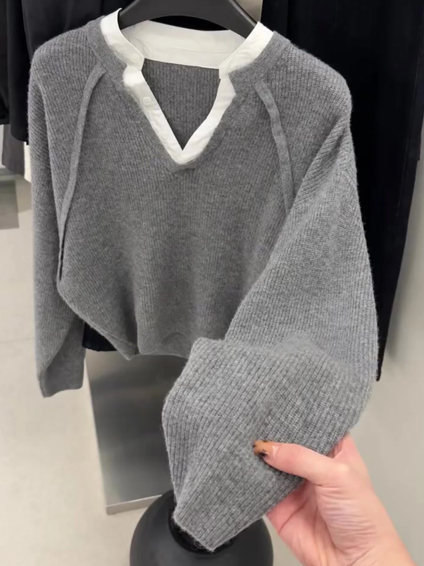Korean Sle Long Sve Knitted Sweater Casual Splice Design Autumn Commute Faion Casual Comfortable Luxury Head over Heels
Korean Sle Long Sve Knitted Sweater Casual Splice Design Autumn Commute Faion Casual Comfortable Luxury Head over Heels