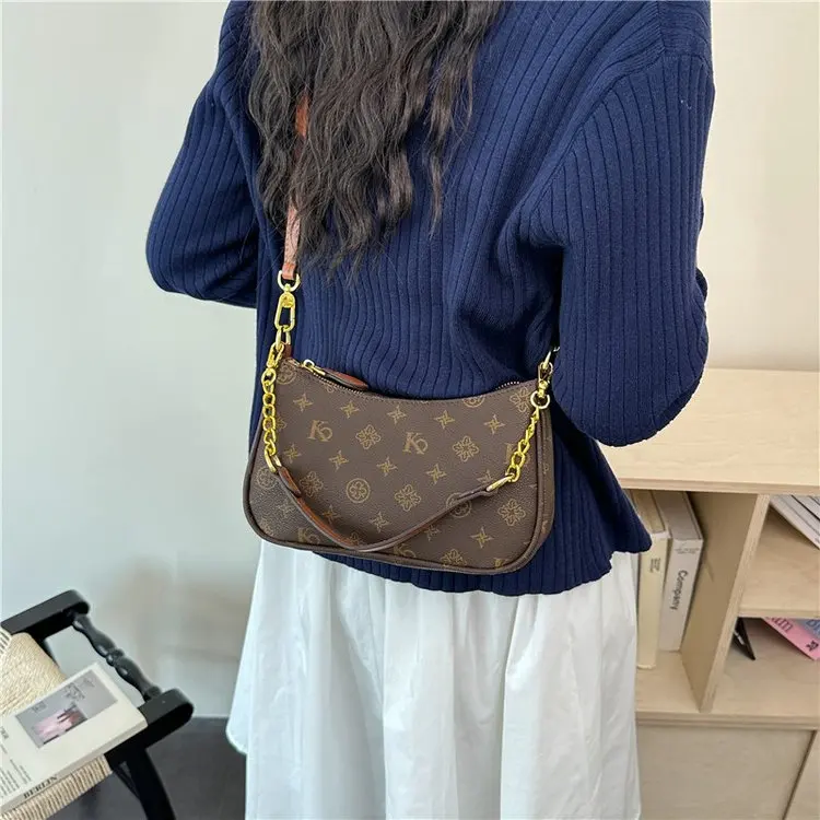 Trendy Stylish Casual Elegant Leather Designer Diaper Bag Vintage Minimalist Large Capacity Fashionable Crossbody Bag For Women
Trendy Stylish Casual Elegant Leather Designer Diaper Bag Vintage Minimalist Large Capacity Fashionable Crossbody Bag For Women