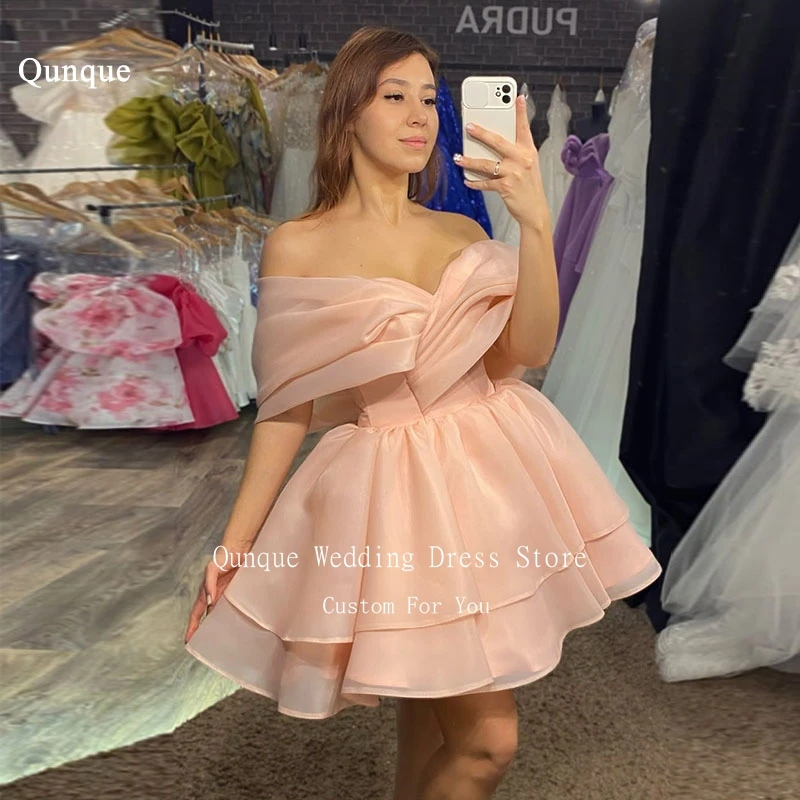 Qunque Simple Mini Prom Dresses Off the Shoulder Pleated Vestidos De Gala Tiered Organza Lace Up Back Party Dresses Customized
Qunque Simple Mini Prom Dresses Off the Shoulder Pleated Vestidos De Gala Tiered Organza Lace Up Back Party Dresses Customized