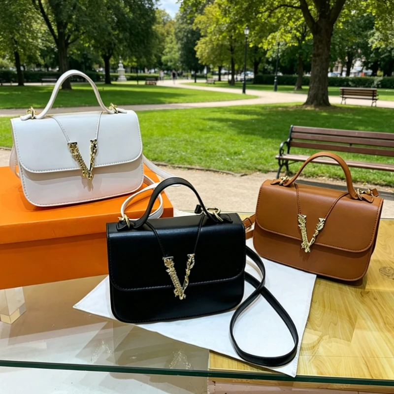 Classic style crossbody bag, new women's shoulder bag, fashionable and portable handbag with luxurious designer letter logo
Classic style crossbody bag, new women's shoulder bag, fashionable and portable handbag with luxurious designer letter logo