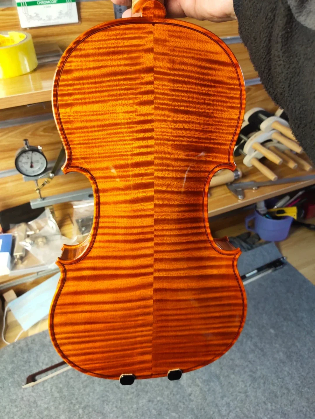 40 years European spruce High-end handmade wine red yellow 4/4 Violin Antonio Stradivari playing level violino brazilian bow
40 years European spruce High-end handmade wine red yellow 4/4 Violin Antonio Stradivari playing level violino brazilian bow
