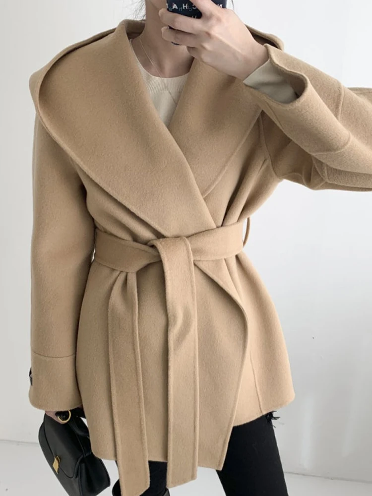 Woolen Coat Women Vintage Wool Blend Long Sleeve Hooded Jackets Ladies Korean Fashion Elegant Solid Color Slim Lace Up Outerwear
Woolen Coat Women Vintage Wool Blend Long Sleeve Hooded Jackets Ladies Korean Fashion Elegant Solid Color Slim Lace Up Outerwear