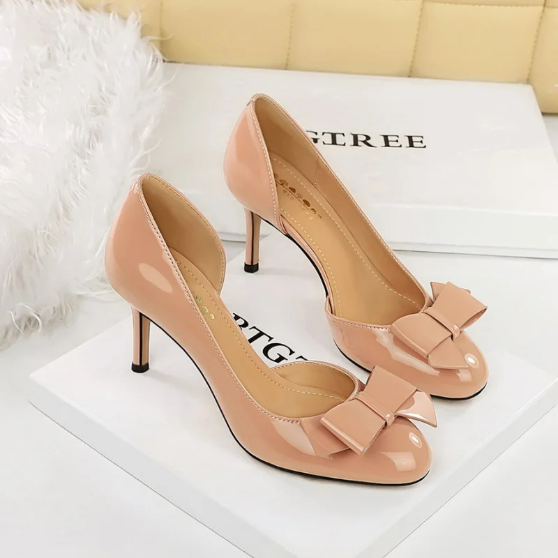 BIGTREE Sweet Bowknot High Heels Round-toe Side Cutouts Women's Pumps Stiletto 8cm Evening Dress High Heeled Shoes Black Nede
BIGTREE Sweet Bowknot High Heels Round-toe Side Cutouts Women's Pumps Stiletto 8cm Evening Dress High Heeled Shoes Black Nede