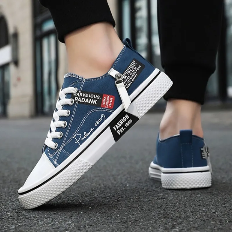 Fashionable Canvas Men's Shoes Comfortable Breathable Board Shoes for Men Denim Men's Sneakers and Casual Shoes Tenis Masculino
Fashionable Canvas Men's Shoes Comfortable Breathable Board Shoes for Men Denim Men's Sneakers and Casual Shoes Tenis Masculino