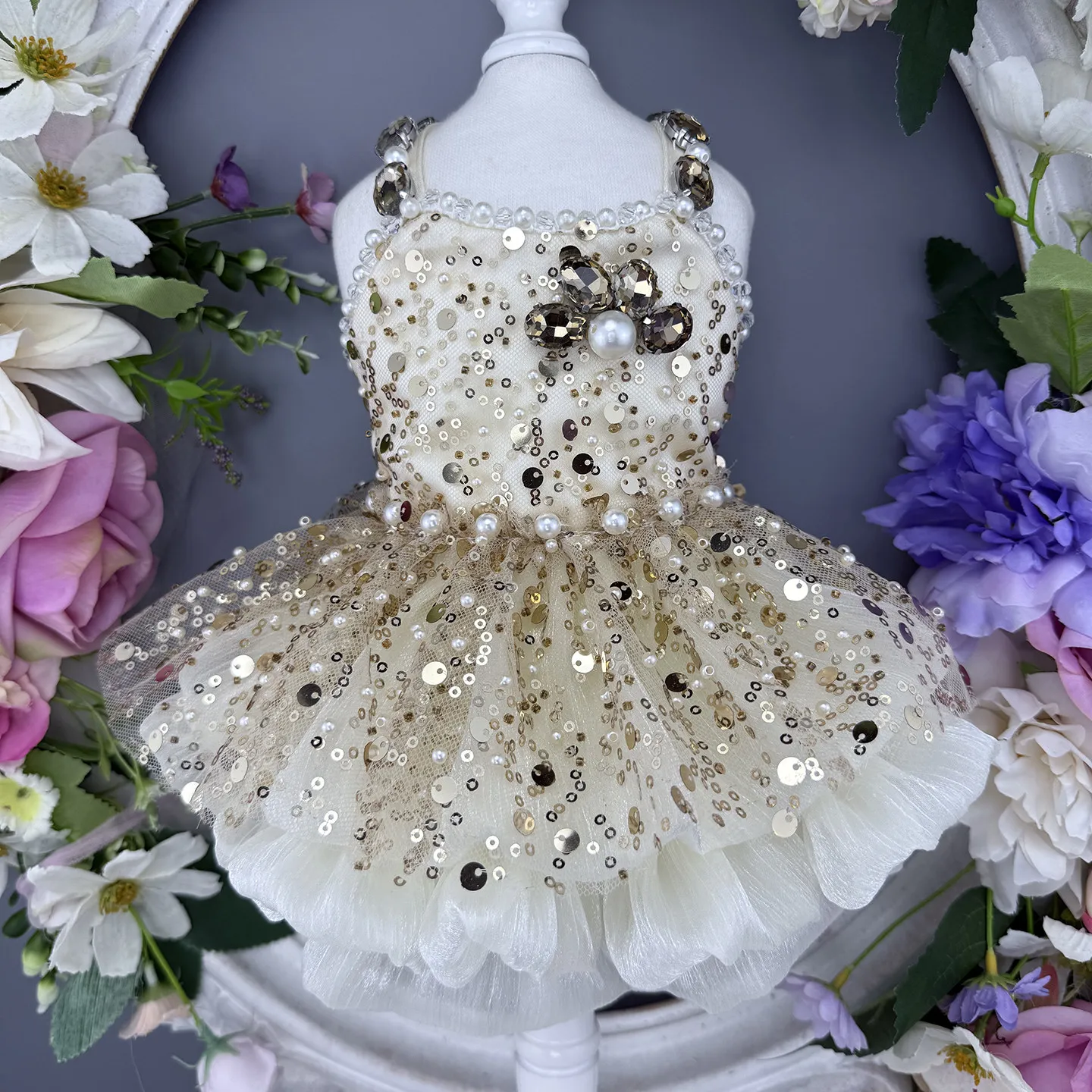 Handmade Champagne Colored Dog Dress Pet Suspender Dress for Teddy Bear Pomeranian Pony Small Dogs Spring Autumn Cat Clothing
Handmade Champagne Colored Dog Dress Pet Suspender Dress for Teddy Bear Pomeranian Pony Small Dogs Spring Autumn Cat Clothing