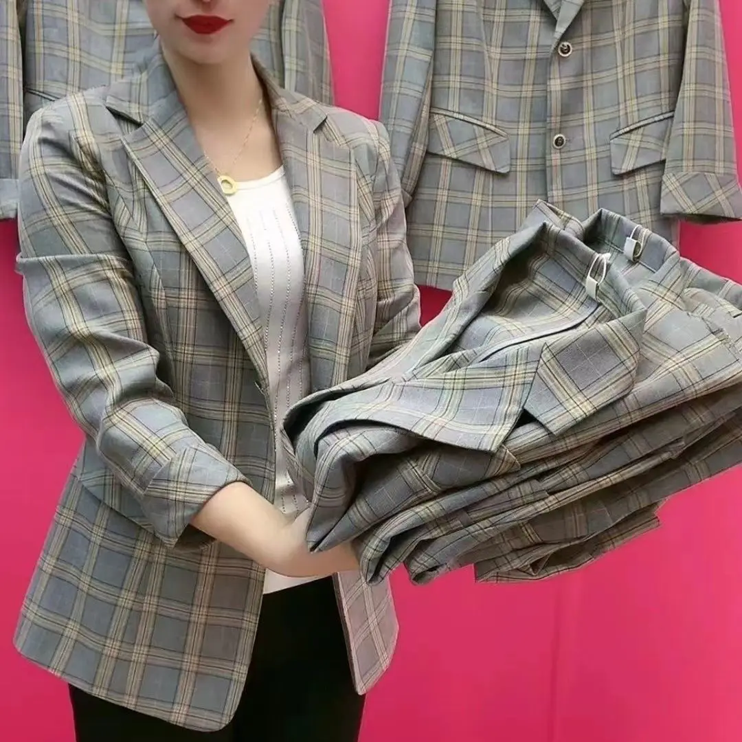 2025 Plaid Short Thin Women's Suit Jacket Casual Spring Autumn Slimming Versatile Meat Concealing Button up Office Wear
2025 Plaid Short Thin Women's Suit Jacket Casual Spring Autumn Slimming Versatile Meat Concealing Button up Office Wear