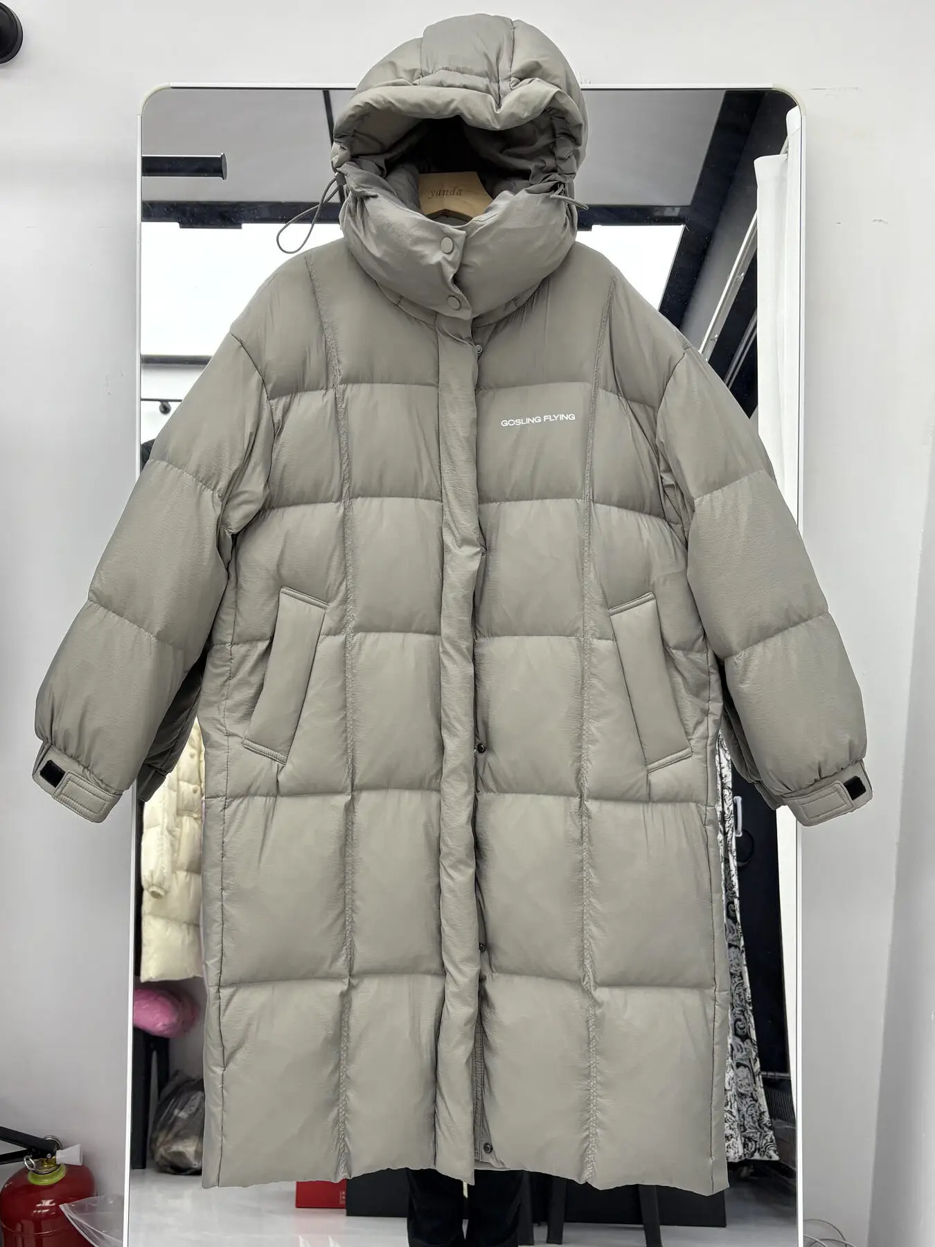 Корейская женская свободная куртка-пуховик с капюшоном, осенне-зимнее теплое длинное пальто из пуха с эффектом памяти, повседневное
Корейская женская свободная куртка-пуховик с капюшоном, осенне-зимнее теплое длинное пальто из пуха с эффектом памяти, повседневное