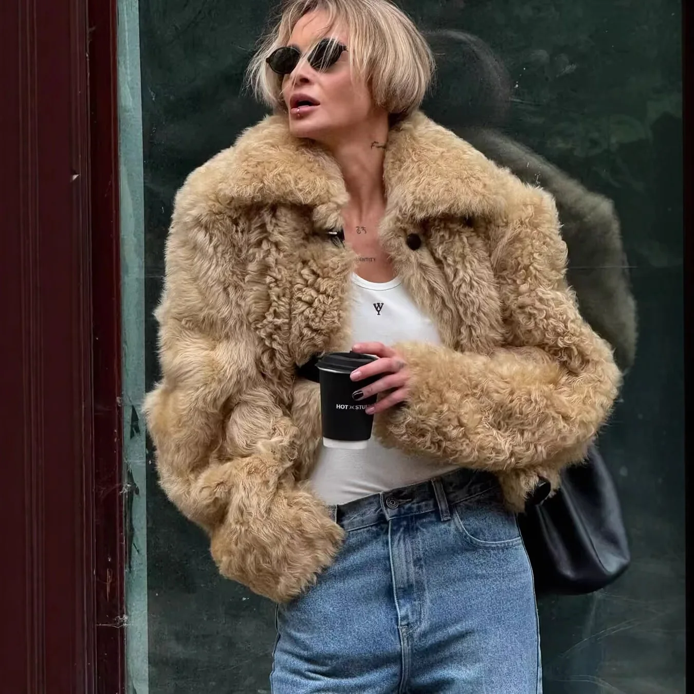 Зимнее женское пальто KIDCRKJ из искусственного меха под овчину цвета хаки с большим меховым воротником, пушистая теплая женская куртка из эко-меха
Зимнее женское пальто KIDCRKJ из искусственного меха под овчину цвета хаки с большим меховым воротником, пушистая теплая женская куртка из эко-меха