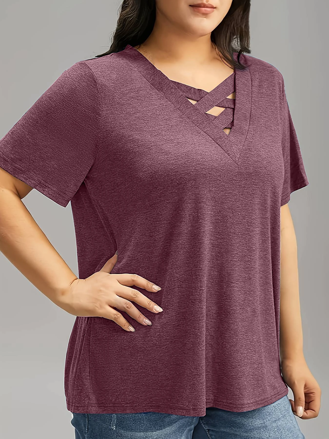 Plus Size T shirt Women's Short Sleeve Solid Cutout Casual Soft Basic Summer Tops 2024 Elegant Vintage Tee Tops for Women
Plus Size T shirt Women's Short Sleeve Solid Cutout Casual Soft Basic Summer Tops 2024 Elegant Vintage Tee Tops for Women